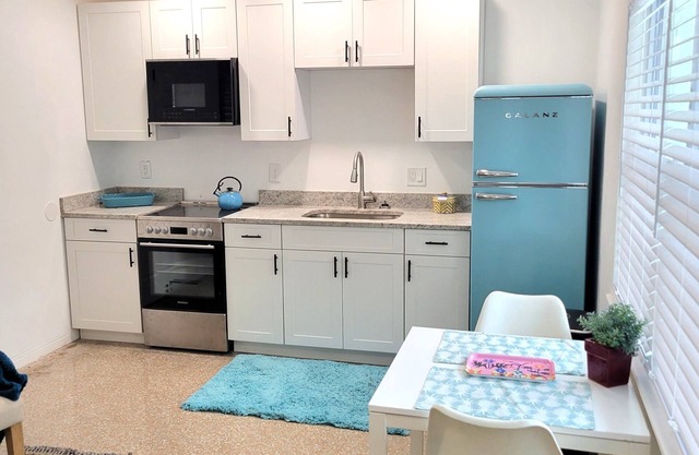 Madeira Beach Villa #4 1 Br /1 Ba 4 min to Madeira Beach