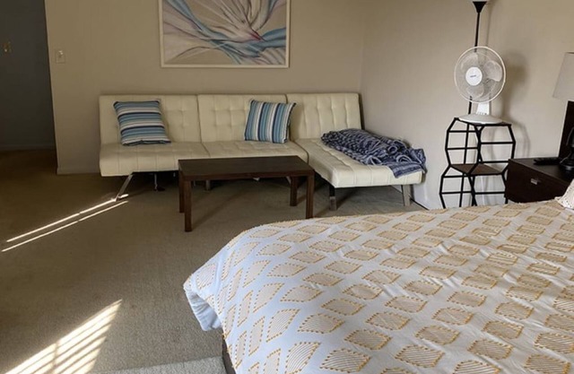 Madeira Beach Yacht Club - best King Size Bedroom and 2min walk to beach and...