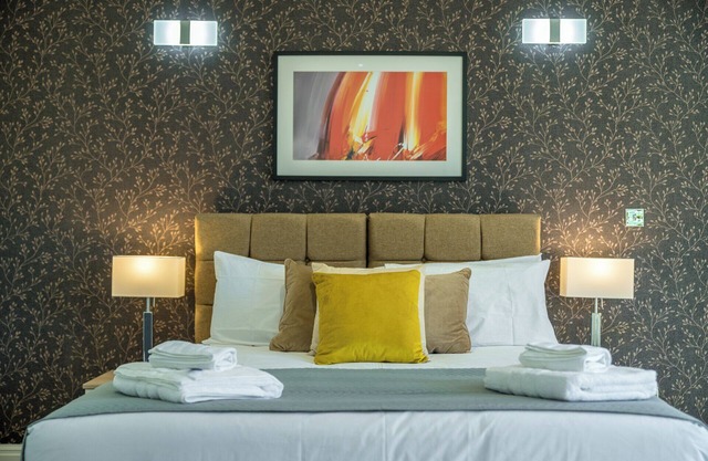 Madika Homes - Mill Hill Luxe Apartment