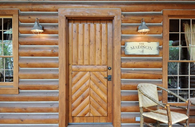 Madison - Cabane en rondins confortable dans la vallée de la rivière Madison avec piscine extérieure commune