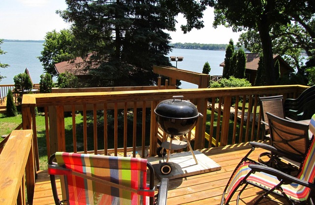 Madison / Stoughton 3 BR / 3 BA lac Kegonsa Cottage