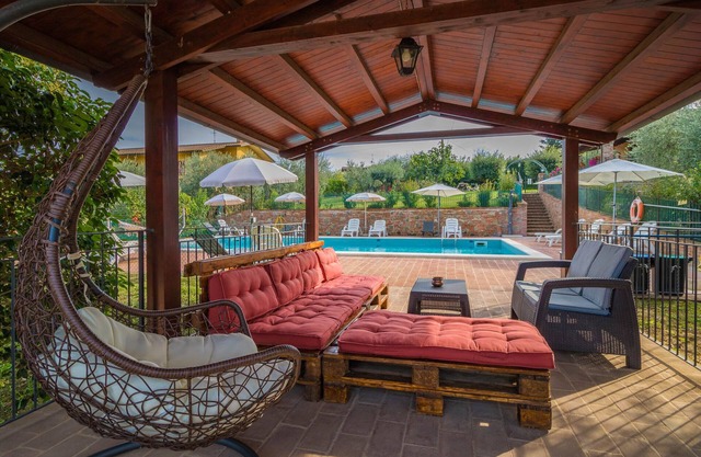 Madone 2, appartement dans un agriturismo. Piscine, WiFi, tennis