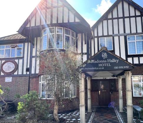 Madonna Halley Hotel