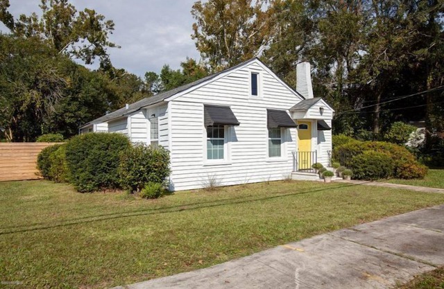 Maggie's Village: 4 BR, 2 BA House in Wilmington, Sleeps 10