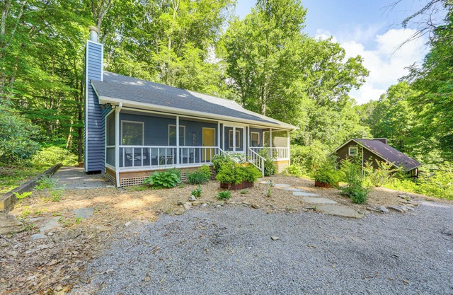 Maggie Valley Cottage w/ Hot Tub & Creek View!