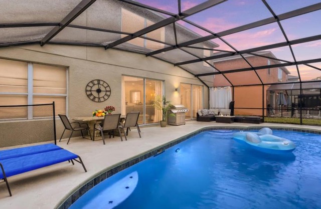 Magical 7BR Resort Pool Home Near Disney & Orlando Attractions