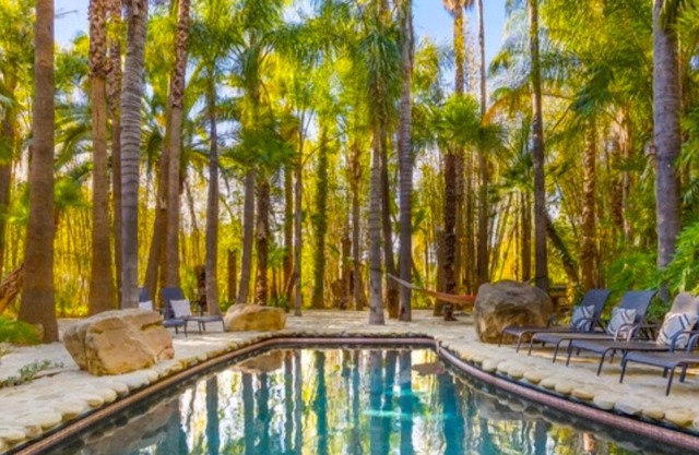 Magical Tropical Lodge & Lagoon avec 4 Cheminées 2 Jungle Spas et 5 Chambres