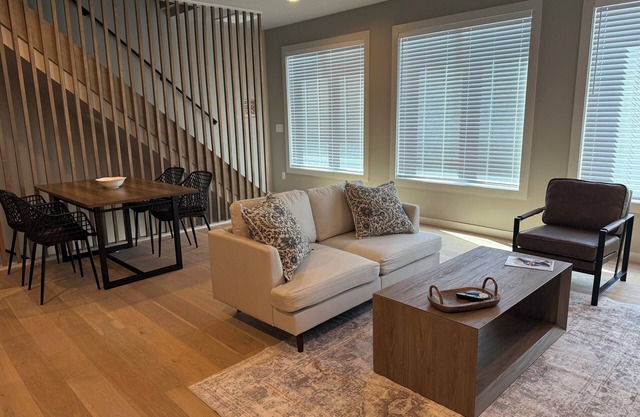 Magical Plant Based Loft Downtown Easley Near Silos and Doodle Trail