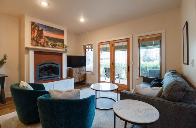 Magical Sisters Retreat 1st Floor 2 Bedroom Condo in Pine Meadow Village