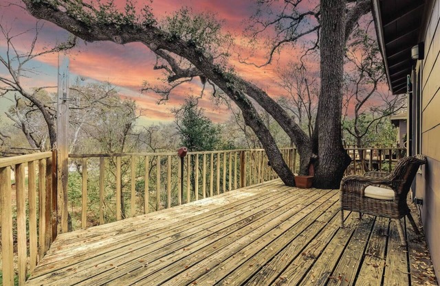 Treehouse Retreat: Birdsong & Creek Views @ Doorstep