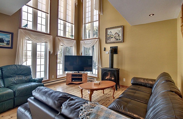 Magnifique chalet sur le bord du lac Nairne dans Charlevoix