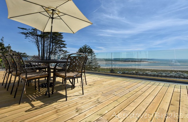 Magnifique propriété de 5 chambres, pouvant accueillir jusqu'à 10 personnes, vue imprenable sur l'estuaire.