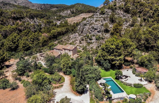 MAGNIFIQUE 6BR - 6. 5BA FINCA AVEC PISCINE ÉTONNANTE JUSTE MINUTES AU PORT D'ANDRATX!