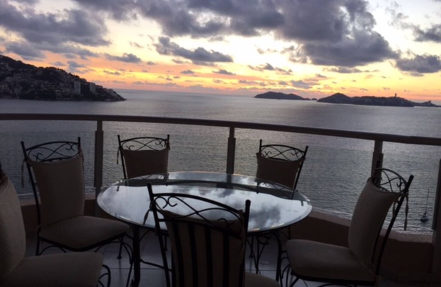 Magnifique Penthouse Beachfront Acapulco