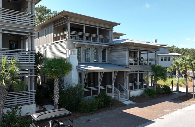 Magnificent and Gorgeous Moreland Townhome