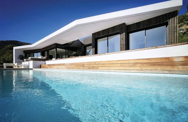 Magnifique villa contemporaine récente avec très belle vue mer piscine chauffée