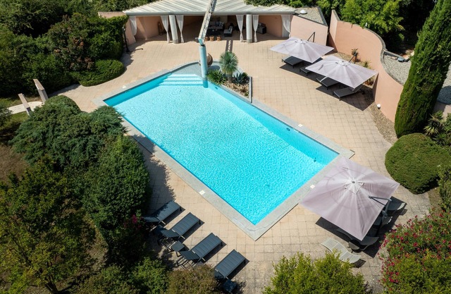 MAGNIFIQUE VILLA CONTEMPORAINE 5* DANS UN PARC PAYSAGER DE LA CAMPAGNE AIXOISE