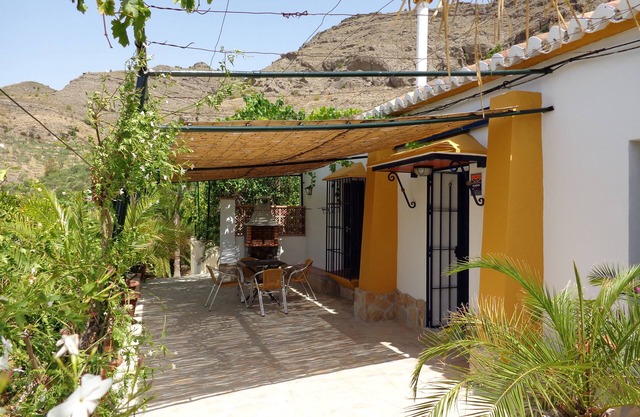 Magnifique maison de campagne, entièrement restaurée, entourée de la nature.