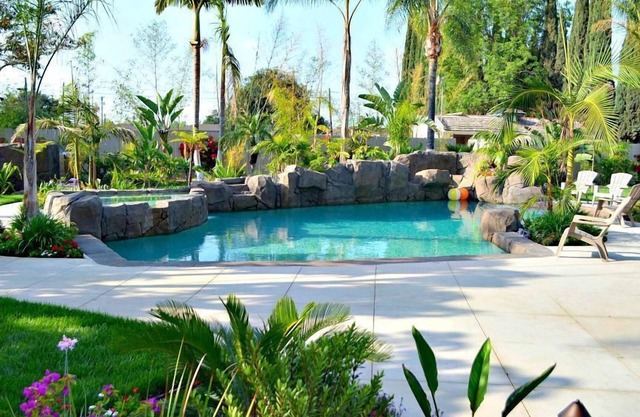 Incredible Estate 6 chambres 4 salles de bains w / Resort style Rock Pool & Jacuzzi