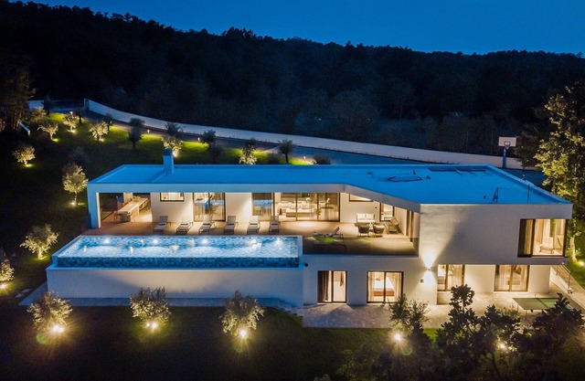 Magnificent Istria Villa | Villa Green Oasis | 4 Bedrooms | Spacious Sun Terrace with Outdoor Heated Pool | Labin