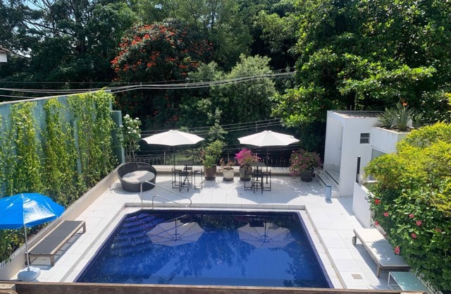 Magnificent suspended pool in Morumbi overlooking the Atlantic Forest