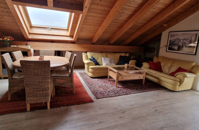 Magnificent view of the Kampenwand: ciao-aschau Kirschgarten vacation apartment