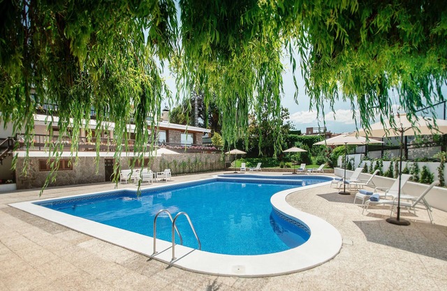 Magnifique villa, entièrement rénovée, située dans la ceinture de Grenade