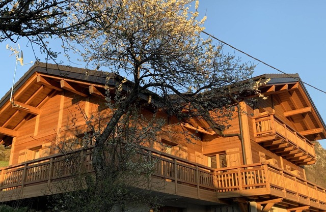 MAGNIFIQUE CHALET BOIS