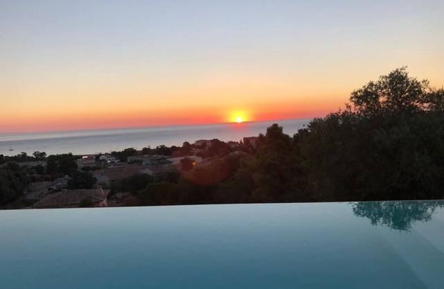 MAGNIFIQUE MAISON AUX PRESTATIONS HAUT-DE-GAMME VUE PANORAMIQUE SUR LA MER