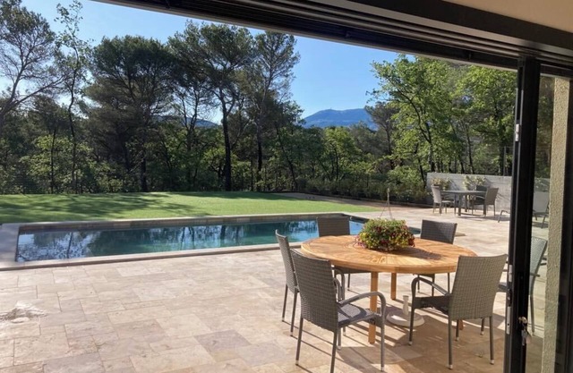 Magnifique Maison Neuve avec piscine chauffée
