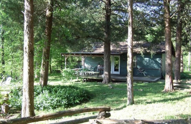 Cabane rustique Honeybear avec une vue imprenable sur la rivière Ouachita, Animaux acceptés