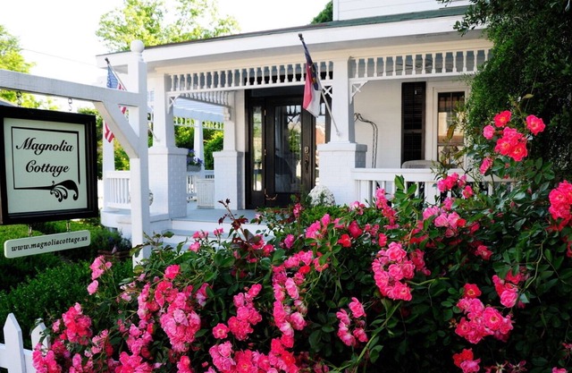Magnolia Cottage exquis chalet privé au coeur de la vieille ville de Manteo!