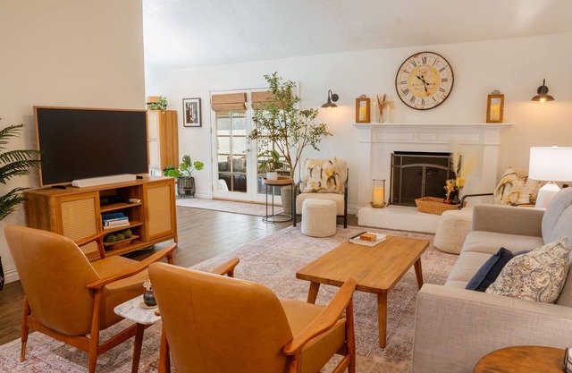 Magnolia Park View-Family friendly, 3BR, 2B, quiet cul-de-sac. Disneyland close