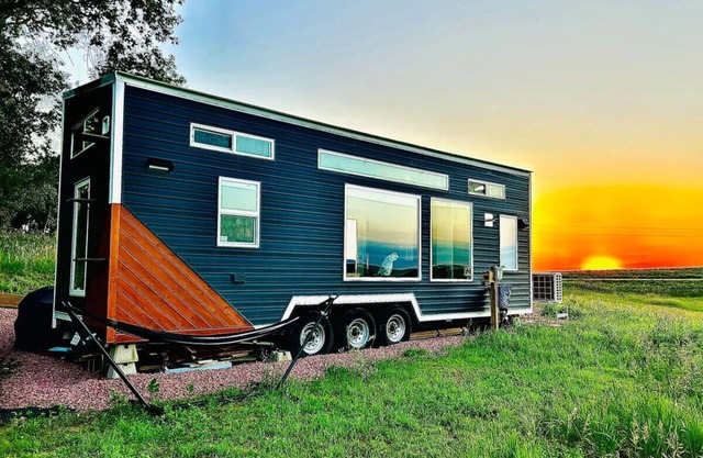 Magnolia Tiny House: Private Hot Tub, Lovely Views
