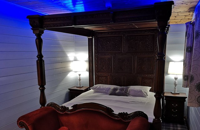 Pie 5 Chasseurs Lune-Warminster-Bath-Wiltshire