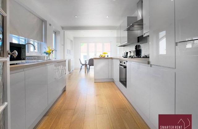 Maidenhead - Garden, Pets Welcome, 4Bed