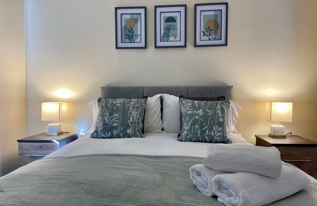 Maidstone-penenden House 3 Bedrooms-5 min Walk From Train Station