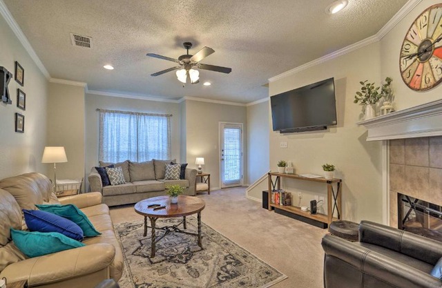 Main Street Abode Less Than 1 Mi to TTU and Downtown!