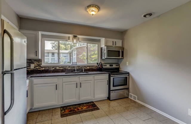 Main Street Luxury One Bedroom Apartment 2 chambres centre-ville Royal Oak