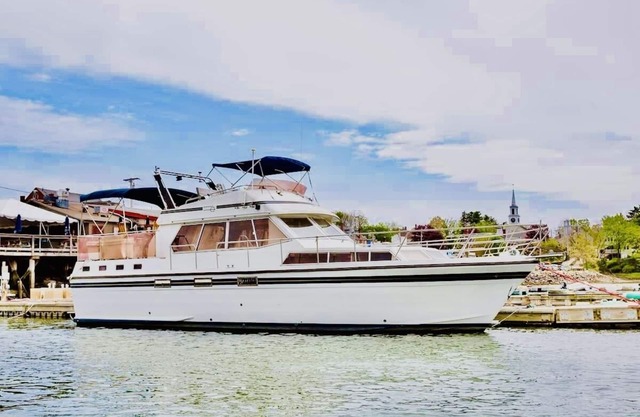 Nebi, le chalet flottant sur la rivière Damariscotta