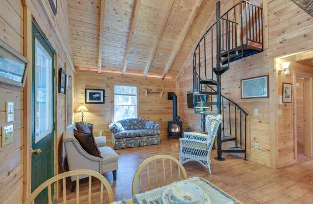Cabine mezzanine avec terrasse extérieure près du parc national Acadia!