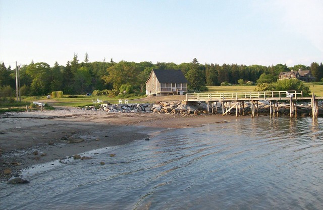 Maine ocean front cottage with spectacular views