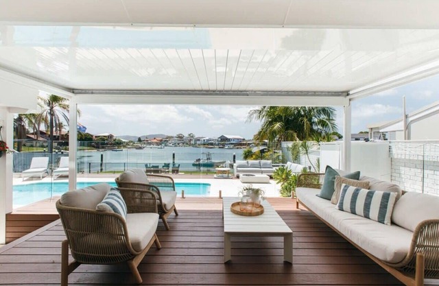 MainSail by Coast Hosting