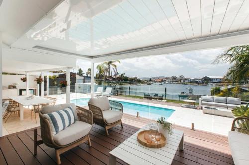 MainSail by Coast Hosting