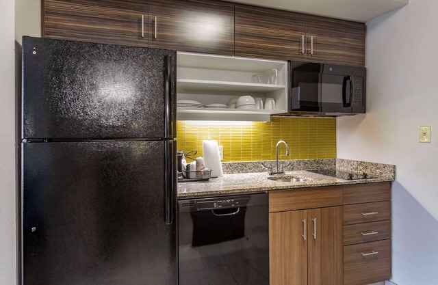 MainStay Suites Bowling Green North
