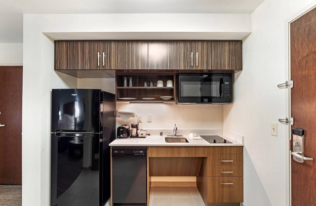 MainStay Suites Lancaster Dallas South
