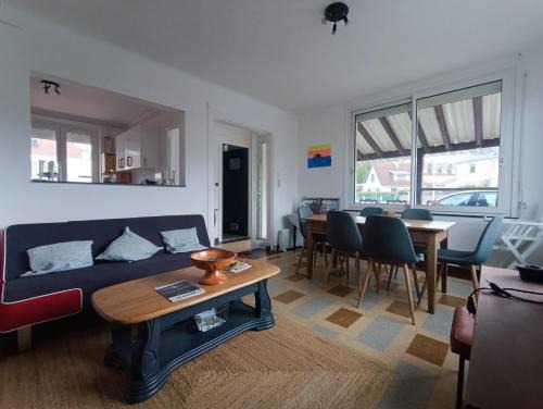 Maison 2 chambres tout confort, à proximité du port de la plage et des commerces, Parking privatif à OUISTREHAM