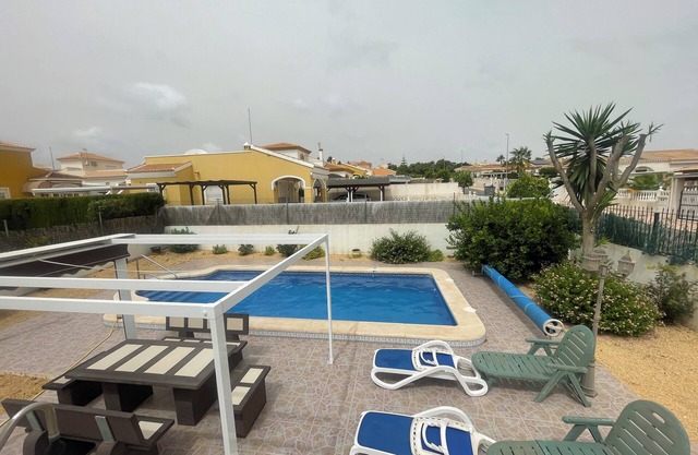 Maison avec piscine pour passer un séjour inoubliable à 5 minutes des plages.