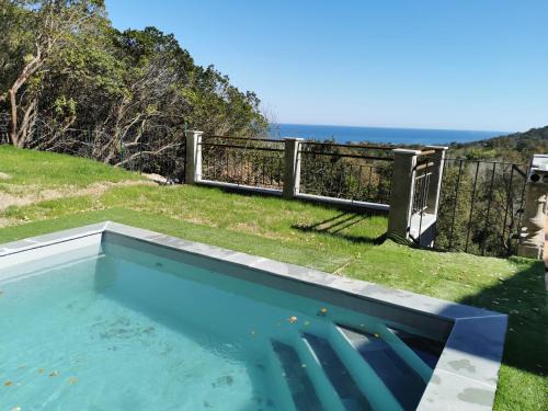Maison avec vue sur la mer et piscine