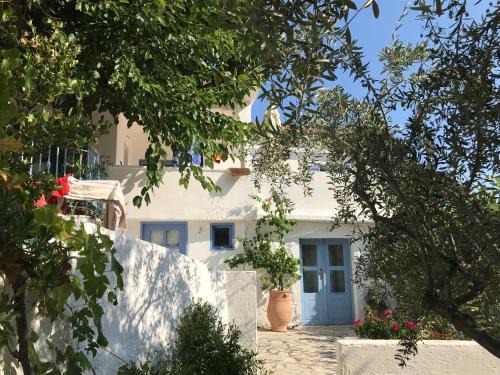 Maison charme avec piscine privée, près de la mer à Sappounakeika, Tyros